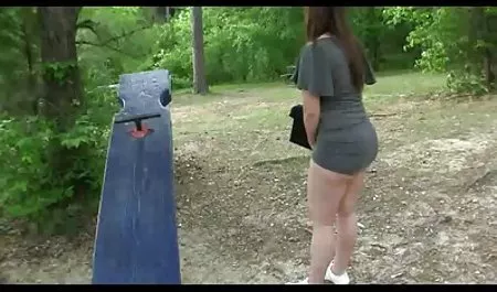 拉丁女同性恋者吃捷克宝贝的猫